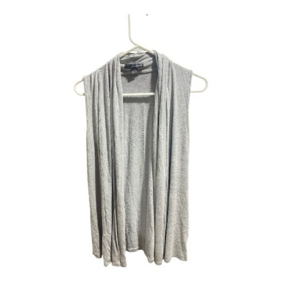 Forever 21 Gray Sleeveless Vest - Picture 3 of 6